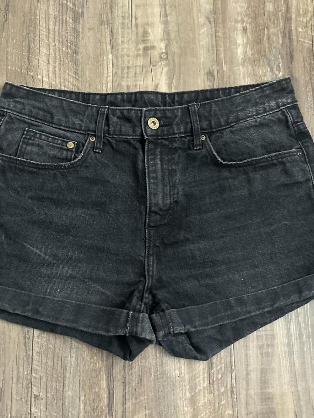H&M Denim Women's Black Denim Jean High Waisted Shorts Size 34 Inch